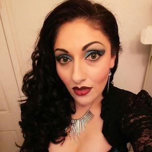 Meet your Posher, Selene